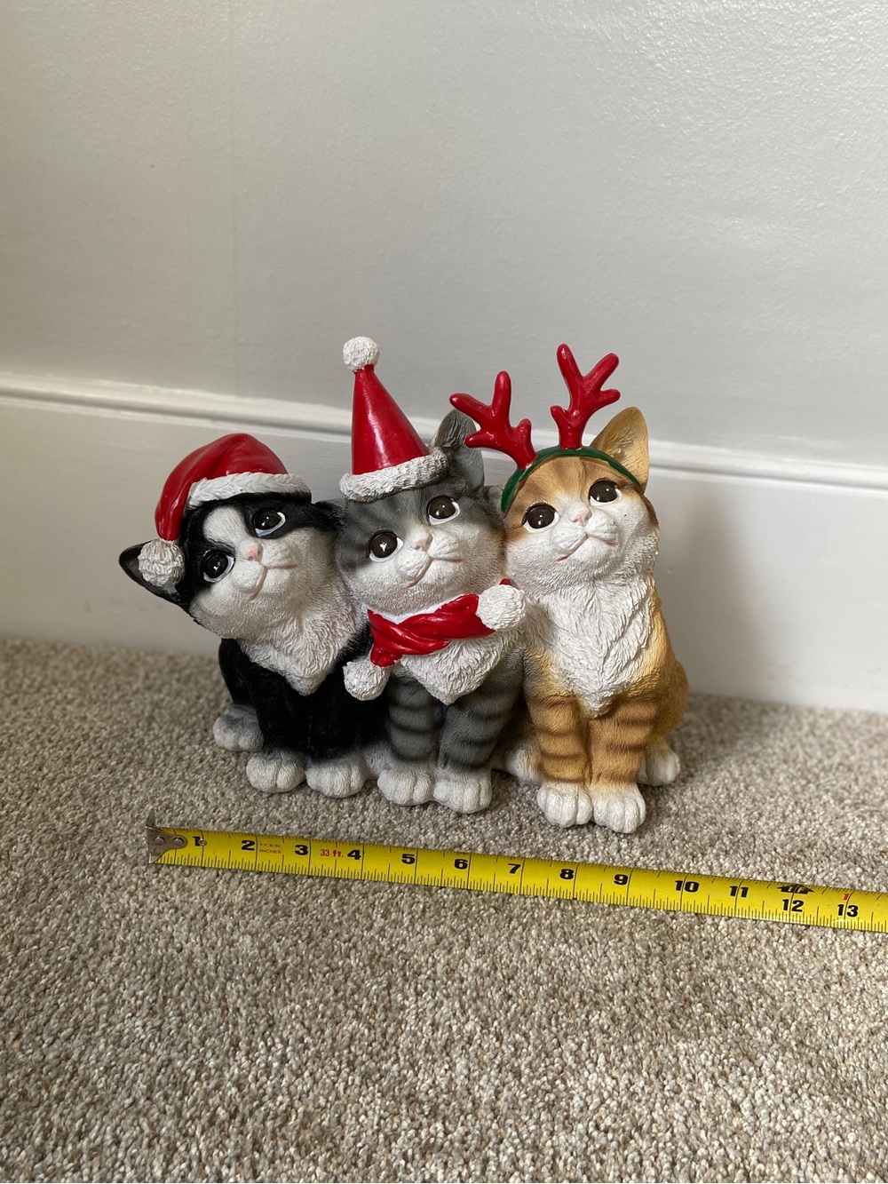 NWOT Christmas Holiday Cat Trio Resin Statue Decor TJ Maxx - Picture 5 of 15